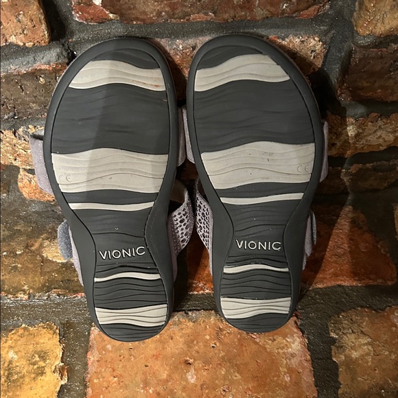 Vionic sandals. - Picture 5 of 5